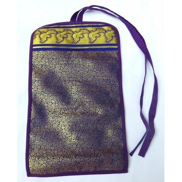 Chic handmade jewelry roller