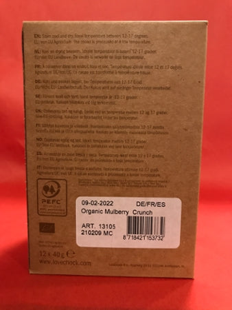 Lovechock Riegel: Daring bitter chocolate with mulberries and crispy made of dried date