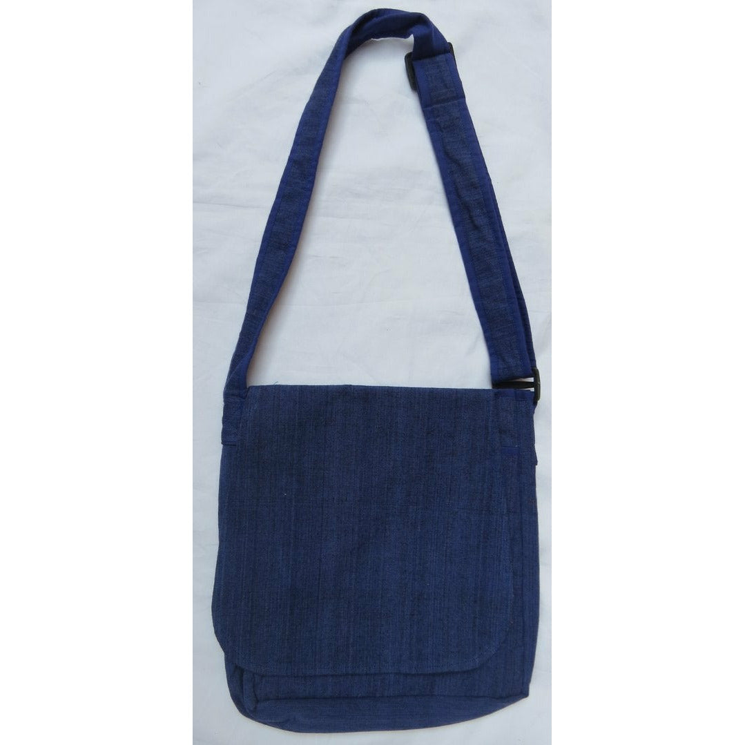 Sac à bandoulière à la main - coloré avec des peintures organiques